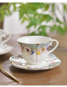 <span class=keywords><strong>Service</strong></span> à café en <span class=keywords><strong>porcelaine</strong></span> bleue et blanche de style britannique-Tasses à thé en céramique européennes vintage avec soucoupes, <span class=keywords><strong>service</strong></span> à thé de luxe l'après-midi - Product Image 6