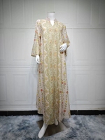 Nouvelle Arrivée Vêtement Traditionnel Musulman Robe Abaya Ethnique Col Montant Tissu Maille Imprimé Floral Positionné Strass Robe Femme