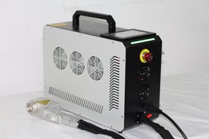 เครื่องทำความสะอาดพื้นผิวโลหะแบบพกพาคุณภาพสูง กำลังไฟ 100w 200w 300w 500w สำหรับกำจัดสนิม คราบน้ำมัน สี และสิ่งสกปรก ด้วยเลเซอร์พัลส์ - Product Image 2
