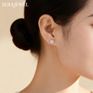 <span class=keywords><strong>Orecchini</strong></span> a Perno in <span class=keywords><strong>Argento</strong></span> 925 con Moissanite e Montatura Floreale a Sei Griffe, Gioielli Minimalisti di Lusso per Tutti i Giorni e Occasioni - Product Image 6