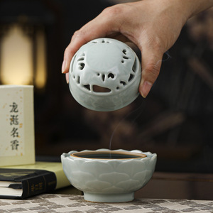 Quemador de Incienso de Cerámica Azul Cielo con Patrón de Loto Hecho a Mano para Uso Religioso en Interiores del Hogar, Origen Dehua - Product Image 3