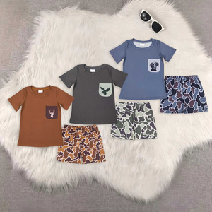 Ensemble 2 pièces pour garçons : T-shirt à manches courtes et short camouflage en coton biologique imprimé, collection chasse pour enfants, styles variés, vente en gros - Product Image 1