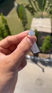 Bague de fiançailles solitaire en or 14 carats avec diamant de laboratoire taille émeraude 4 carats, élégante bague de demande en mariage, cadeau de joaillerie fine pour mariée - Product Image 5