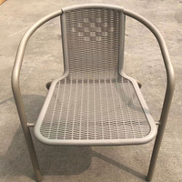 Fauteuil de patio en rotin plastique de style moderne, empilable, pour hôtel, café, jardin, cour, projet hôtelier
