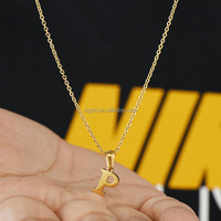Vente en gros de minuscules initiales en or collier de lettres collier d'initiales nom collier pendentif breloque femmes bijoux en acier inoxydable