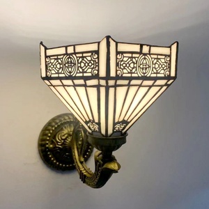 Lámpara de Pared LED Tiffany LongHuiJing, Pantalla de Vidrio Multicolor, Base Antigua, Lámparas Estilo Mission para Decoración de Hoteles - Product Image 3