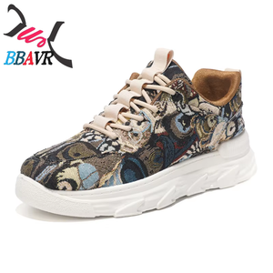 Zapatillas deportivas casuales para hombre con puntera, transpirables, suela suave, forro de malla, antideslizantes para primavera y otoño, que aumentan la altura, estilo urbano. - Product Image 5