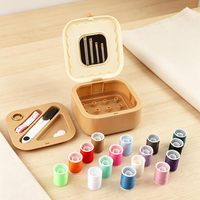 Kit de couture magnétique d'urgence, ensemble d'aiguilles et de fils portables avec boîte de rangement pour les réparations en déplacement