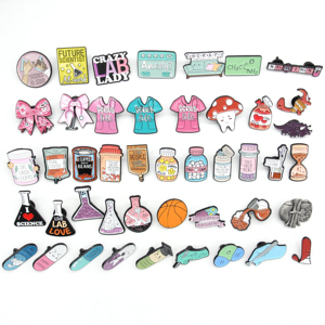 Alta Qualidade Personalizado Por Atacado Lapela Pinos Scrub Carta De Vida Órgão Médico Broches Pin Enfermeira Médico Pano Coração Esmalte Metal - Product Image 1