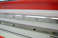 Router CNC de un solo husillo de 9kW, 1300x2500mm, con mesa de vacío y magazín ATC de 12 herramientas tipo disco para madera y metal