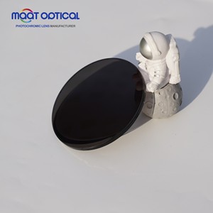 제조사 <span class=keywords><strong>1</strong></span>.<span class=keywords><strong>60</strong></span> MR-8 투피스 비구면 스핀 코트 클리어 마감 베이스 포토크로믹 렌즈 (UV410 차단 SHMC) - Product Image 2