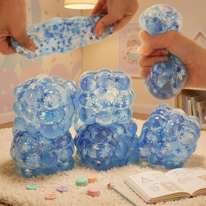 Juguetes Blandos de Malta con Forma de Copo de Nieve y Cubo de Uva de Alta Calidad al por Mayor, Juguetes Antiestrés de TPR, Juguetes Sensoriales para Niños, Recuerdos para Fiestas Infantiles - Product Image 1