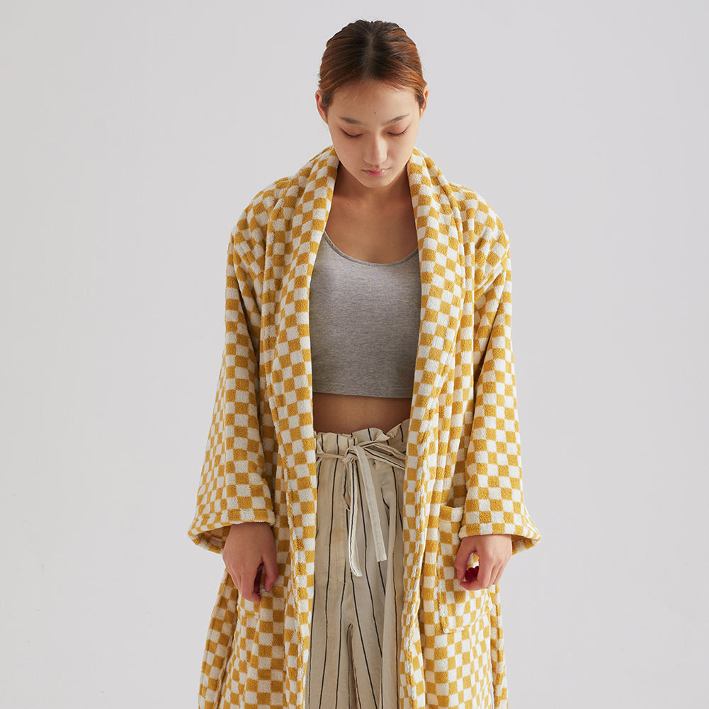 สีเหลือง