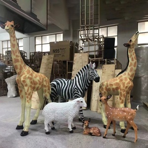 <span class=keywords><strong>Safari</strong></span> su misura animale imbottito giraffa artificiale statua Zebra a grandezza naturale oggetti di scena <span class=keywords><strong>animali</strong></span> artigianali in resina per il matrimonio - Product Image 2