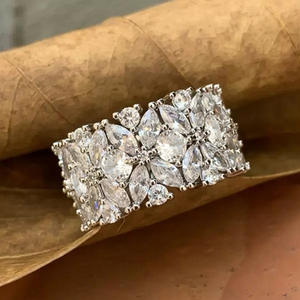 Bague cocktail fleurie T0666 en argent 925 avec cristaux et strass sertis, bijoux de fête pour femme - Product Image 2