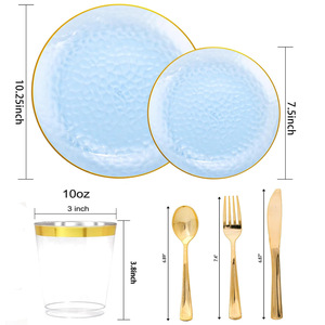 Assiettes en plastique jetables transparentes bleues martelées avec bord doré pour fête et Noël - Product Image 1