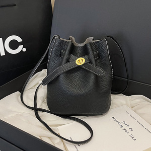 Sacs seau mini rétro en cuir PU avec logo personnalisé, sacs à bandoulière à fermoir rotatif, petits sacs à main décontractés pour femmes - Product Image 2