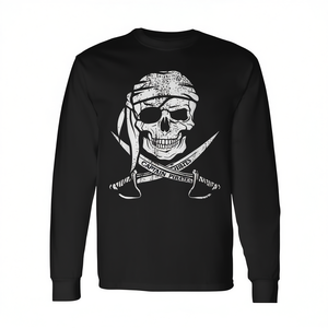 Camiseta de manga larga con diseño de calavera de pirata y espadas cruzadas para hombres y mujeres - Product Image 2