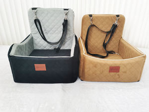 Asiento Elevado para Perros y Cama de Viaje para Perros Pequeños/Medianos con Cinturones de Seguridad y Bolsillos de Almacenamiento - Product Image 2