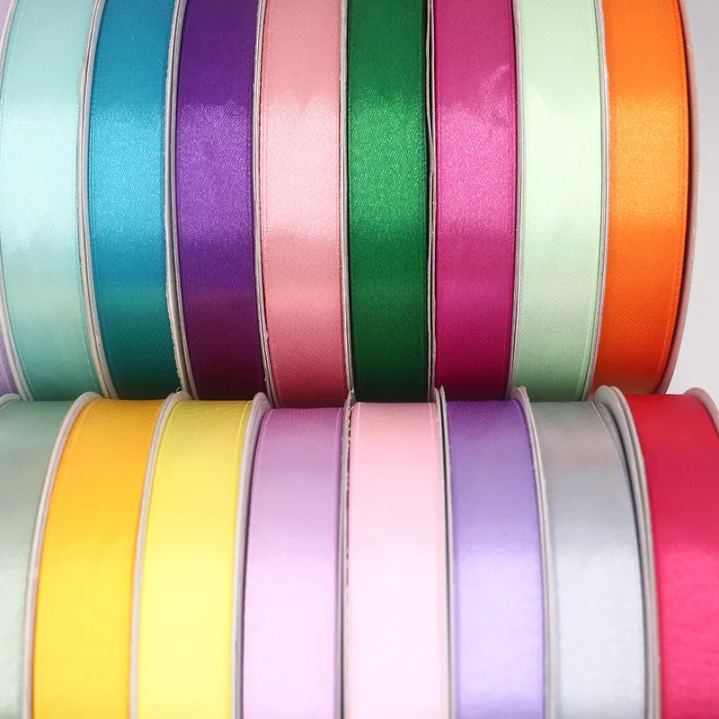 Low Moq bedrucktes Nylon 100% Polyester Solid Color Support Weihnachts bänder Haars pangen Bogen für Mädchen Haarband Schleife