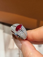 PT950 Ring mit Marquise-Schliff, rotem Rubin, Labor-Edelstein, Diamant-Pavé-Band, Halo-Verlobungs- und Hochzeitsschmuck für Frauen, nur hochwertige Qualität