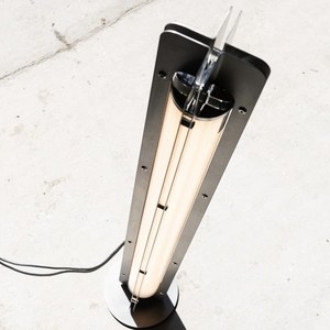 Lámpara de Pie Estilo Industrial Bauhaus con Fuente de Luz LED, Acero Inoxidable, para Sala de Estar, Dormitorio, Estudio, Sala de Exposiciones - Product Image 3