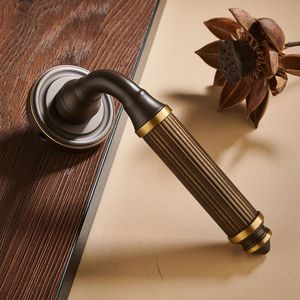 Maniglia <span class=keywords><strong>e</strong></span> Serratura per Porta in Legno Stile Antico in Ottone, Set di Leve Silenziose per Porte Divise - Product Image 3