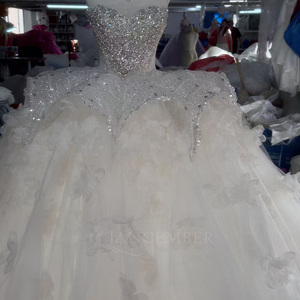 Vestido de Novia Moderno Wx380 Color Marfil de Manga Larga con Apliques de Cristales y Volantes de Tul, Estilo Princesa con Cola Capilla, Venta al por Mayor - Product Image 6