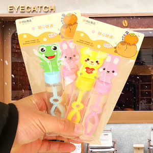 Souffleur de bulles de dessin animé TikTok, petit jouet à bulles portatif pour enfants, unisexe, âge 2-4 ans, couleurs mélangées, matériau plastique - Product Image 2