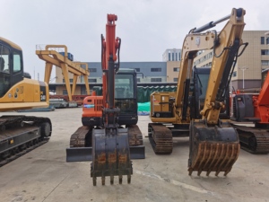 Mini-excavatrice <span class=keywords><strong>Doo</strong></span>-san DX60-4 de 5,7 tonnes avec moteur Yanmar 4TNV94L, godet de 0,21 m³, <span class=keywords><strong>d</strong></span>'<span class=keywords><strong>occasion</strong></span>, compacte, sur chenilles, à vendre - Product Image 2