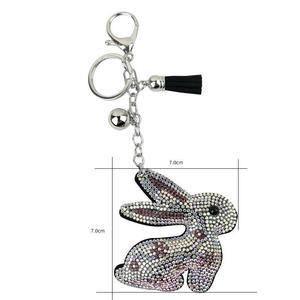Porte-clés Lapin Scintillant en Strass, Breloque de Sac Lapin en Cristal Bling avec Pompon, Joli <span class=keywords><strong>Anneau</strong></span> Porte-clés pour Femmes et Filles, Idéal Cadeau - Product Image 3