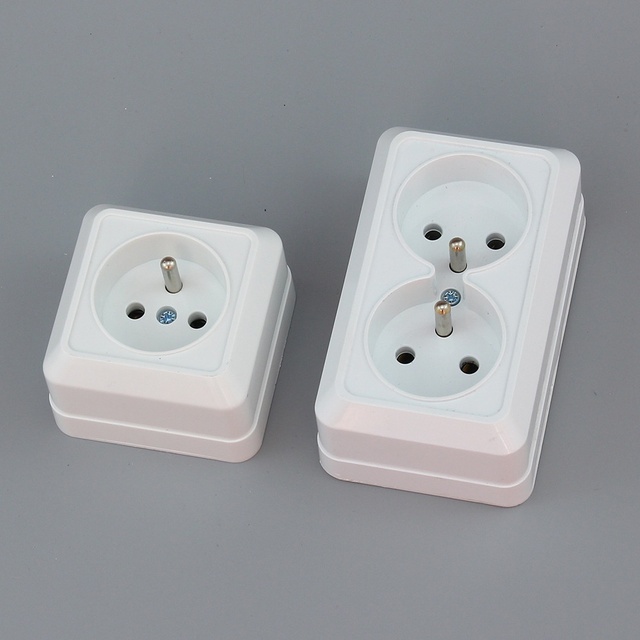 Single French Style 18 Series Surface-Mounted ABS Wall Socket 16A Rated Current 1 Outlet IP20 Rated Residential Use