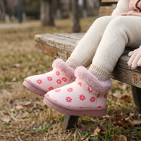 Bottes d'hiver en daim souple pour filles, personnalisées en gros, motif floral, bottines avec semelle intermédiaire en peluche et semelle extérieure en TPR antidérapante