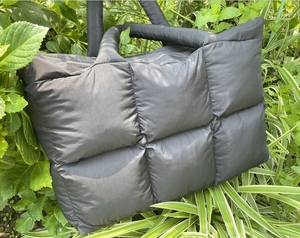 Hot Selling <b>Large</b> Capacity Winter Tote <b>Bag</b> Waterproof Nylon Canvas Shoulder <b>Bag</b> with Space Cotton Down Padded Handle - Product Image 4