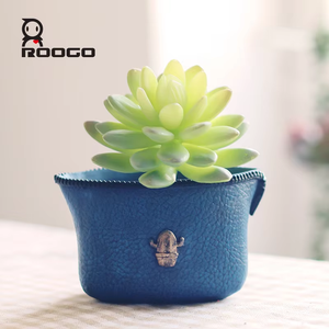 Macetero Miniatura de Poliresina Inspirado en Monedero Retro Azul Roogo, Decoración para Hogar, Escritorio, Interior/Exterior para Flores y Bonsáis - Product Image 2