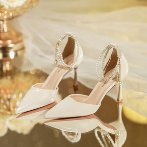 Zapatos de Novia con Tacón de Aguja y Punta Puntiaguda, con Correa de Tobillo con Perlas, Tacones Altos a la Moda, de Color Sólido, para Boda - Product Image 1
