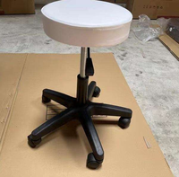 Tabouret de Barbier Moderne et Durable à Roulettes et Réglable en Hauteur, Chaise de Coiffure pour Salons de Beauté et Salons de Manucure