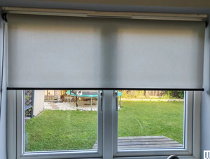 Stores enrouleurs occultants sans fil de haute qualité, sur mesure, isolants thermiquement, protection UV, pour fenêtres et terrasses - Product Image 1