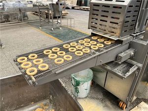 Nueva condición automática de nuggets de pollo y hamburguesas máquina formadora de diferentes formas 7.5kw 200-400 kg/h - Product Image 6