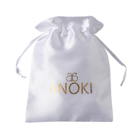 Pochette cadeau en satin de soie blanc de qualité supérieure avec logo personnalisé imprimé, sac en tissu à cordon, sac à bijoux anti-poussière