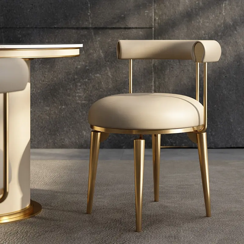 फैशन उच्च घनत्व फोम चमड़े के खाने की कुर्सियों के लिए सोने कुर्सियों भोजन कक्ष स्टेनलेस स्टील सुरुचिपूर्ण रेस्तरां कुर्सी