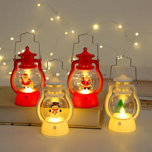 Lanterne décorative portable LED Père Noël Bonhomme de neige, lampe à huile style Art Déco en plastique pour décorations extérieures de Noël - Product Image 4