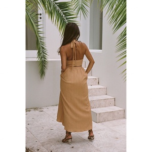 Vestido Sexy de Punto Casual para Mujer, con Cuello Halter, Corte en la Cintura y Tela con Sensación de Crepé, de Alta Calidad, Fabricación OEM - Product Image 5