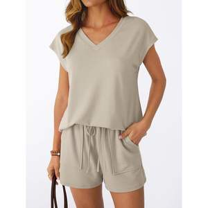 2025 camisa de manga gorra con cuello en V de 2 piezas de estilo diario de verano para mujer y pantalones cortos Midi estampados tejidos diarios para conjunto de salón - Product Image 4