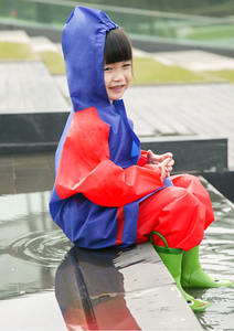 Jas hujan dan celana anak perempuan, Set jas hujan dan celana kustom bahan EVA tahan air elastis sambungan merah dan biru untuk mendaki gunung - Product Image 5