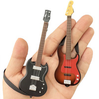 Instrumen Mini 1:12 Dekorasi Rumah Boneka, Mainan Simulasi Model Gitar Tali Logam Cocok untuk Boneka 5Cm Hadiah Anak-anak