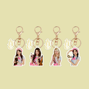 Venta al por mayor: Nuevo llavero acrílico de la banda femenina coreana IVE, accesorio colgante para bolso, con diseño de dibujos animados de moda impreso con UV, recuerdo. - Product Image 2