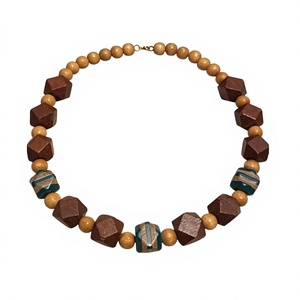 Collar de Cuentas de Madera Geométricas Hecho a Mano, Estilo Bohemio Vintage, Joyería Moderna y Única, Unisex, para Fiestas y Regalos - Product Image 1