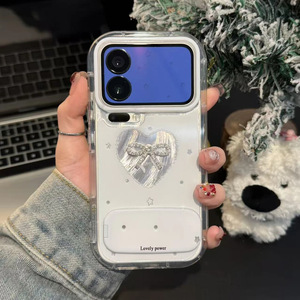 Funda Protectora para iPhone 16/17 Pro, Diseño de Corazón Hueco con Plumas, Lazo de Diamantes Brillantes, Soporte, Protección Completa y Antigolpes - Product Image 1