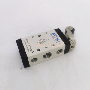 Válvula mecánica de rodillos Airtac M5R210-08 con puerto de 1/4 pulgada, control manual para sistema neumático - Product Image 1